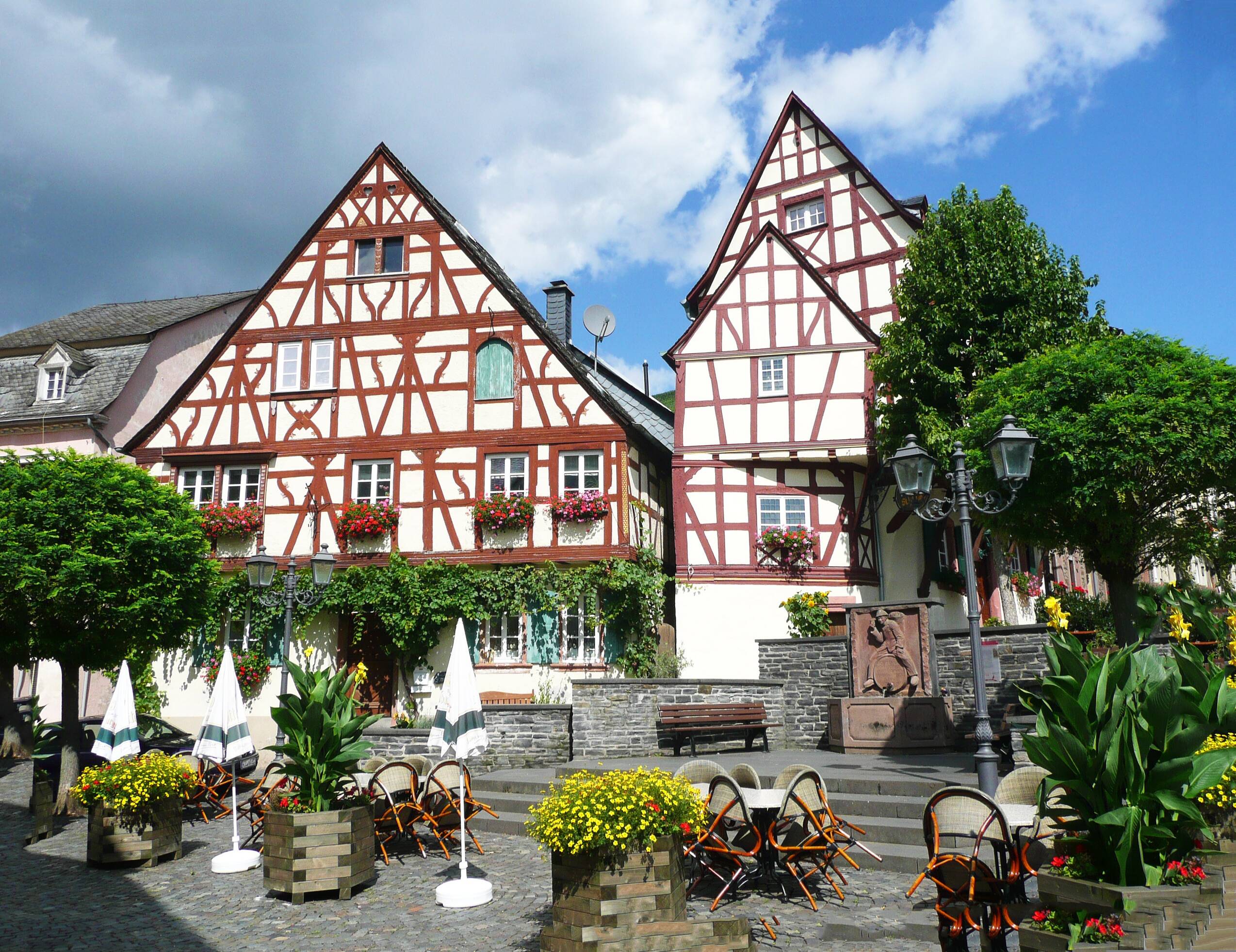 zeltingen, moselle, rhineland-palatinate, germany, half-timbered house, truss, places of interest, village, flow, vacations